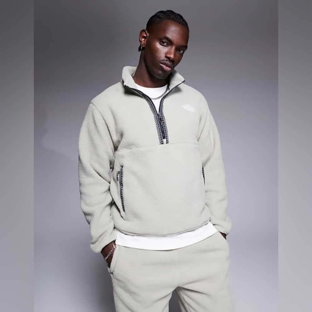 The North Face TNF Fleeski 1/4 Zip Pullover Clay Grey